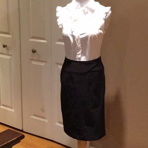 Banana Black Stretch Pencil Skirt. SZ 2